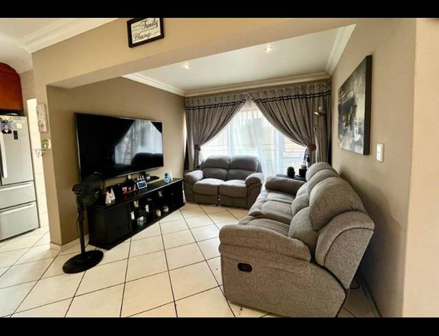 3 BEDROOM CLUSTER FOR SALE IN NEW REDRUTH